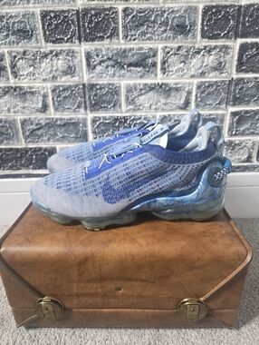Nike Men's  Blue/Light Blue Flyknit VaporMax Sneakers Size 11